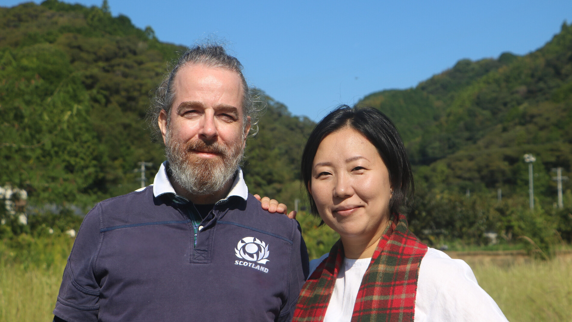 ケルビー咲野(写真右)